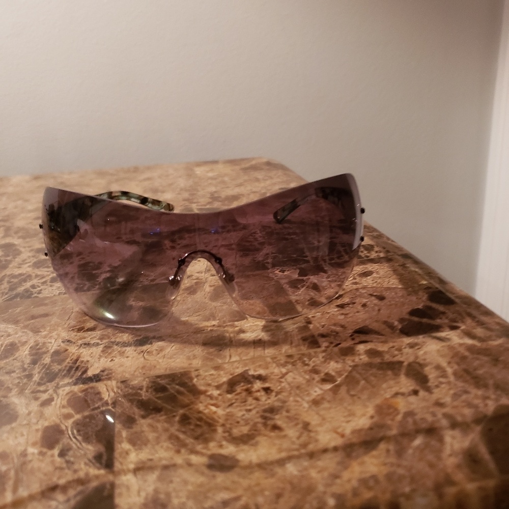 Glasses - Picture 3 of 3